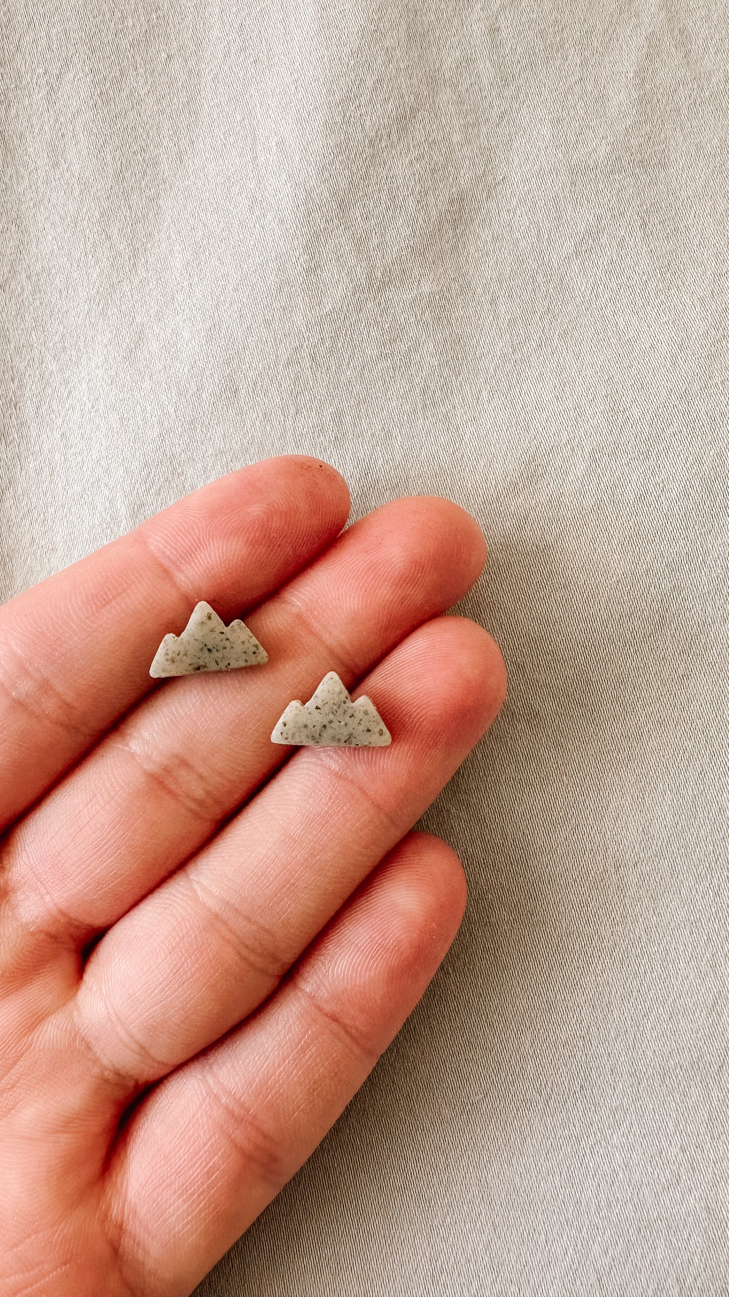 Mountain Stone Stud