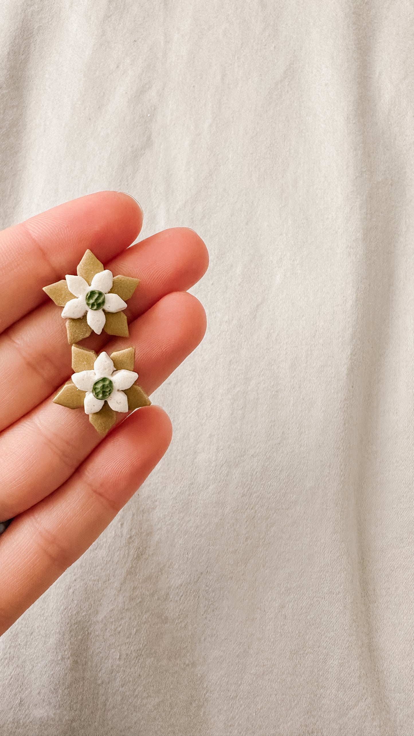 Poinsettia Studs